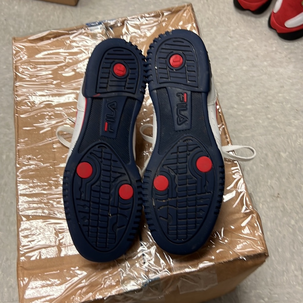 FILS - Picture 3 of 4